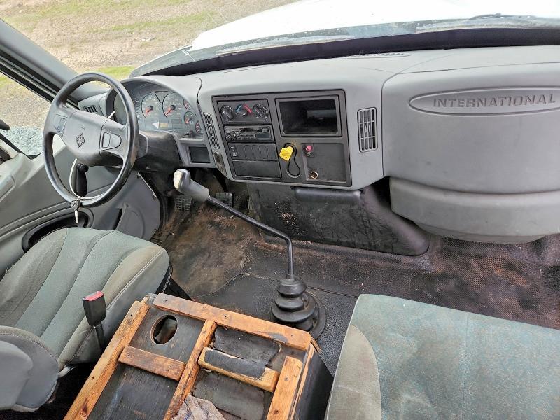 2006 International 4300 Flatbed Truck
