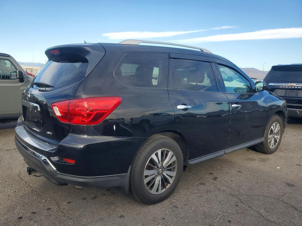 2017 Nissan Pathfinder s