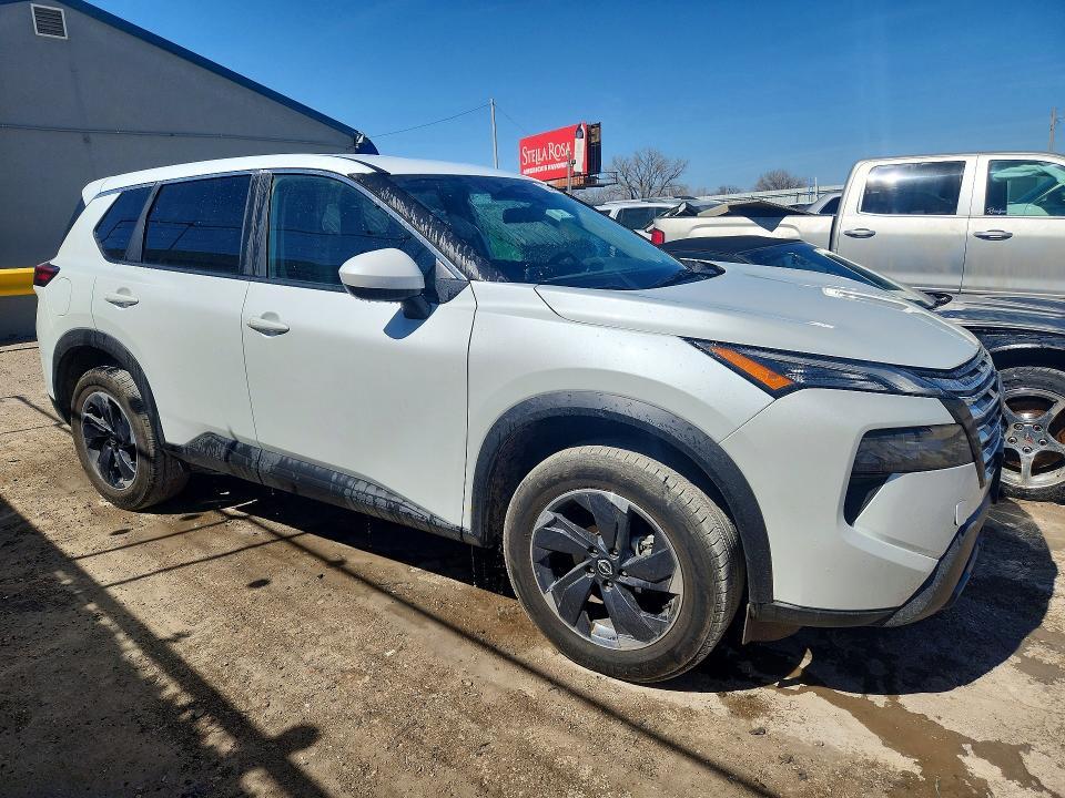 2025 Nissan Rogue sv