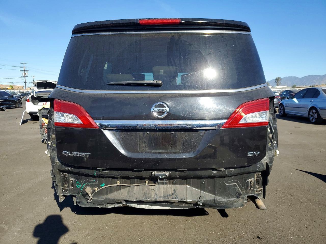2017 Nissan Quest sv