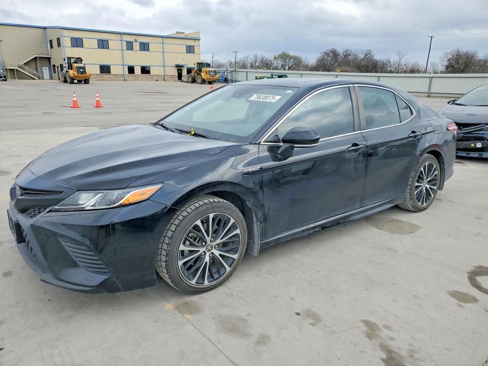 2020 Toyota Camry Hybrid se