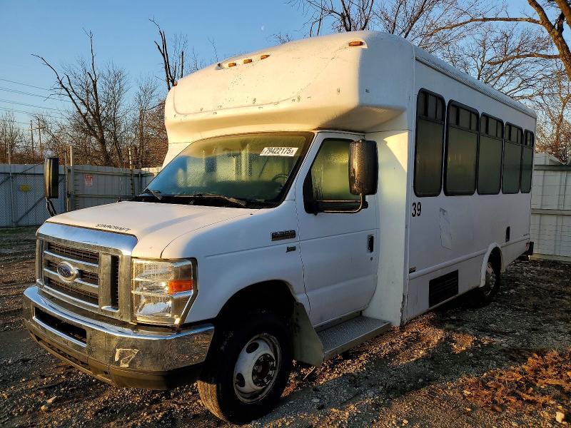 2016 Ford Econoline E350 Super Duty Cutaway Van