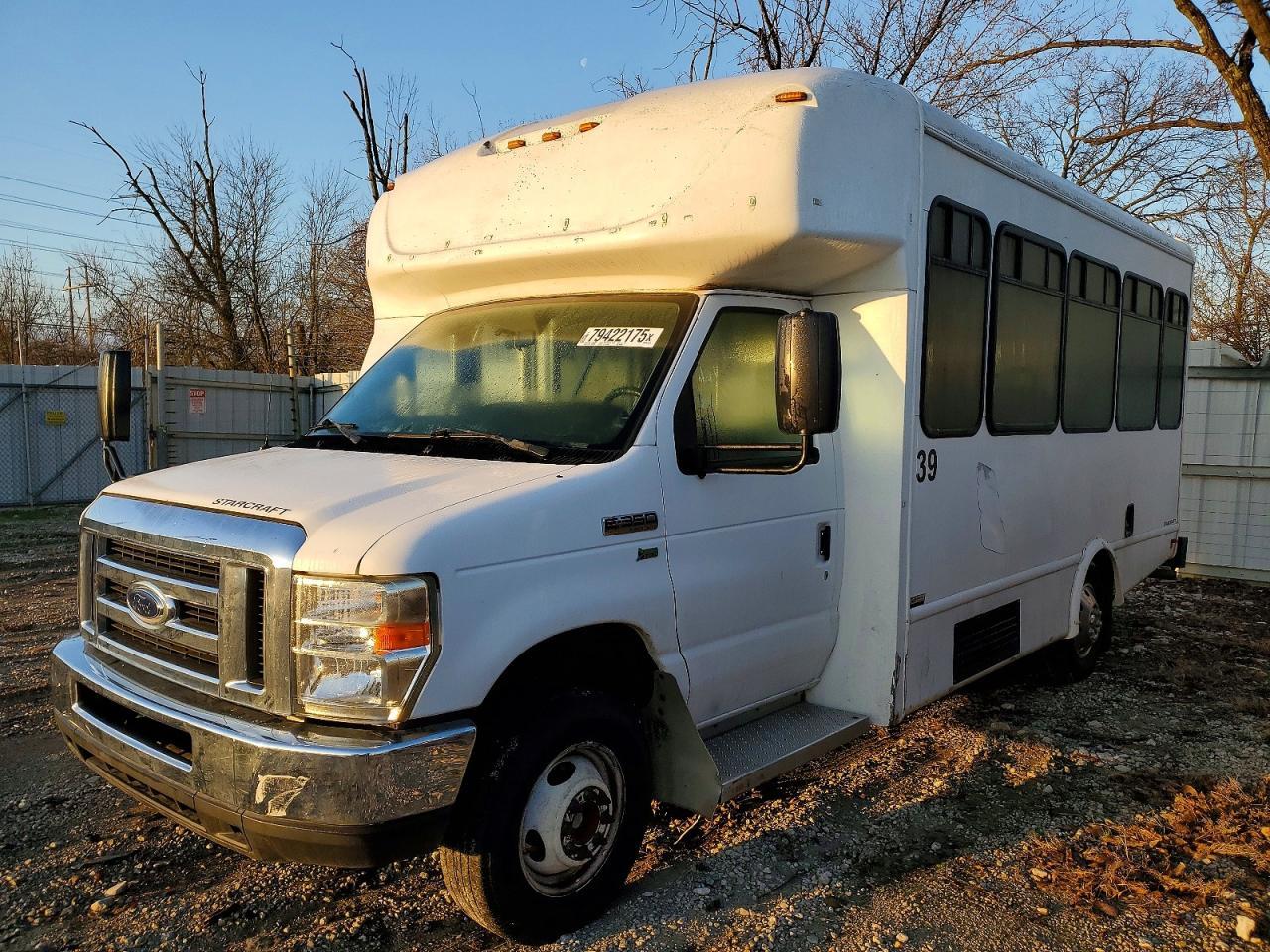 2016 Ford Econoline E350 Super Duty Cutaway Van