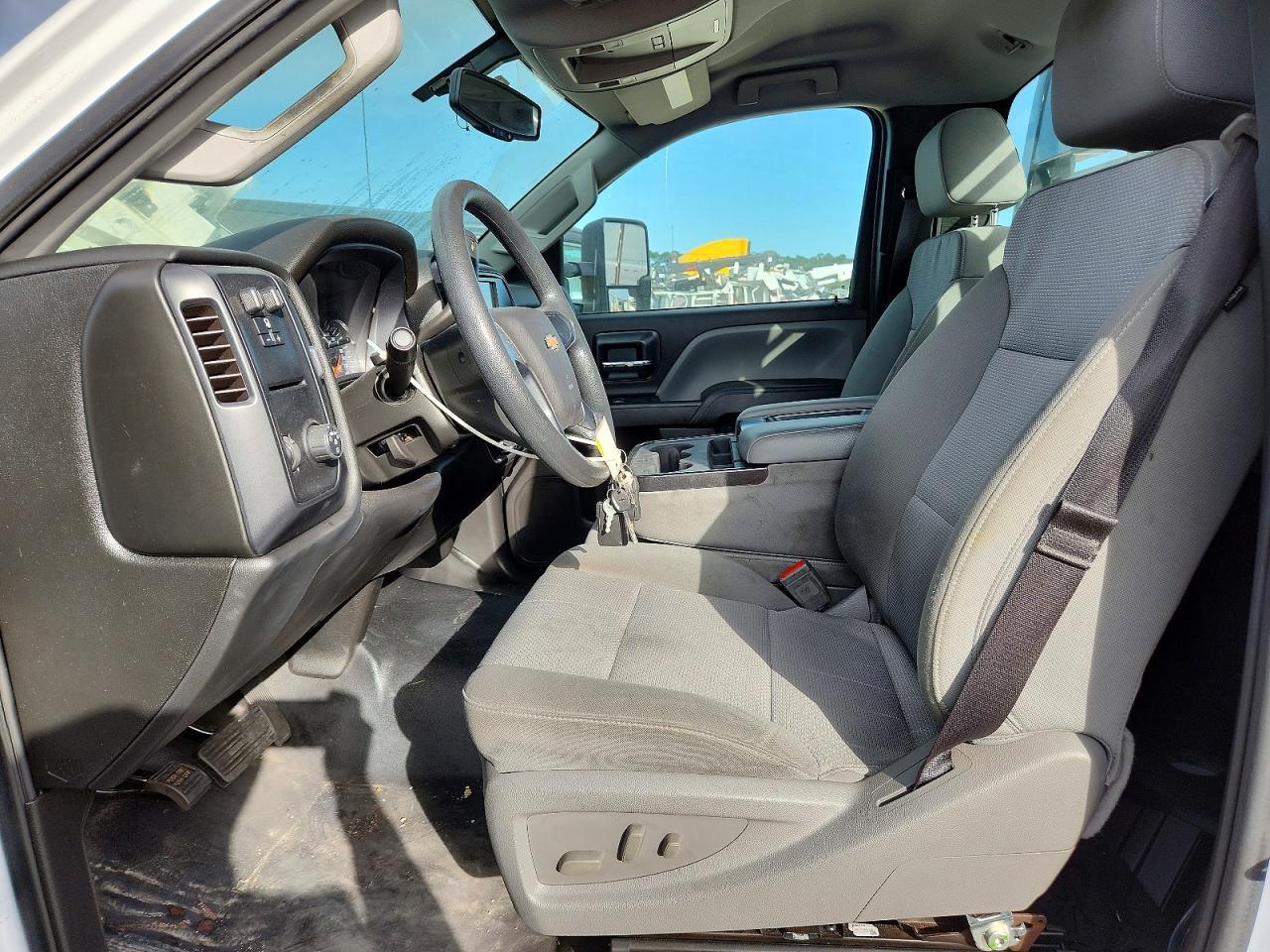 2022 GM GM515 Flatbed Truck