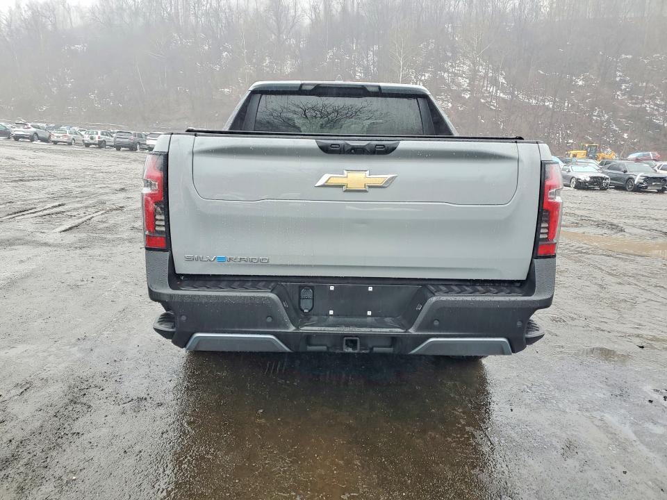 2025 Chevrolet Silverado lt