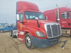 Salvage trucks for sale at Des Moines, IA auction: 2020 Freigliner Cascadia 125