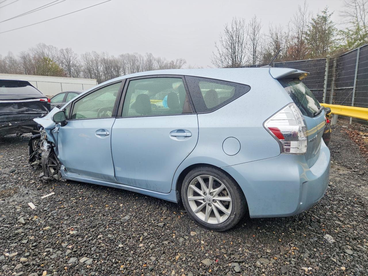 2014 Toyota Prius v Five