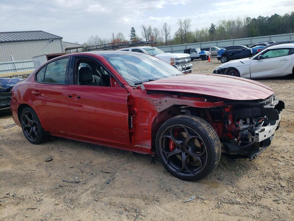 2018 Alfa Romeo Giulia ti Q4