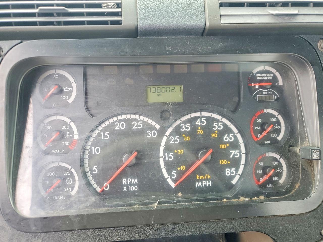 2012 Freightliner Cascadia Semi Truck