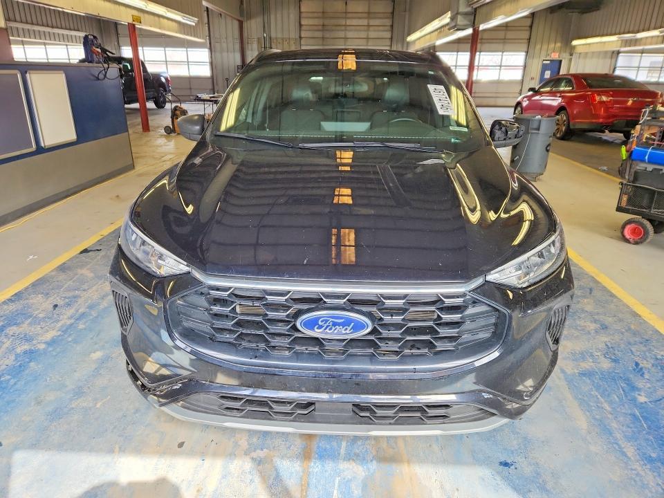 2024 Ford Escape st Line