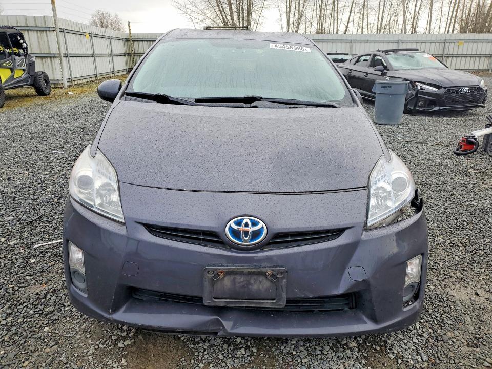 2010 Toyota Prius iii