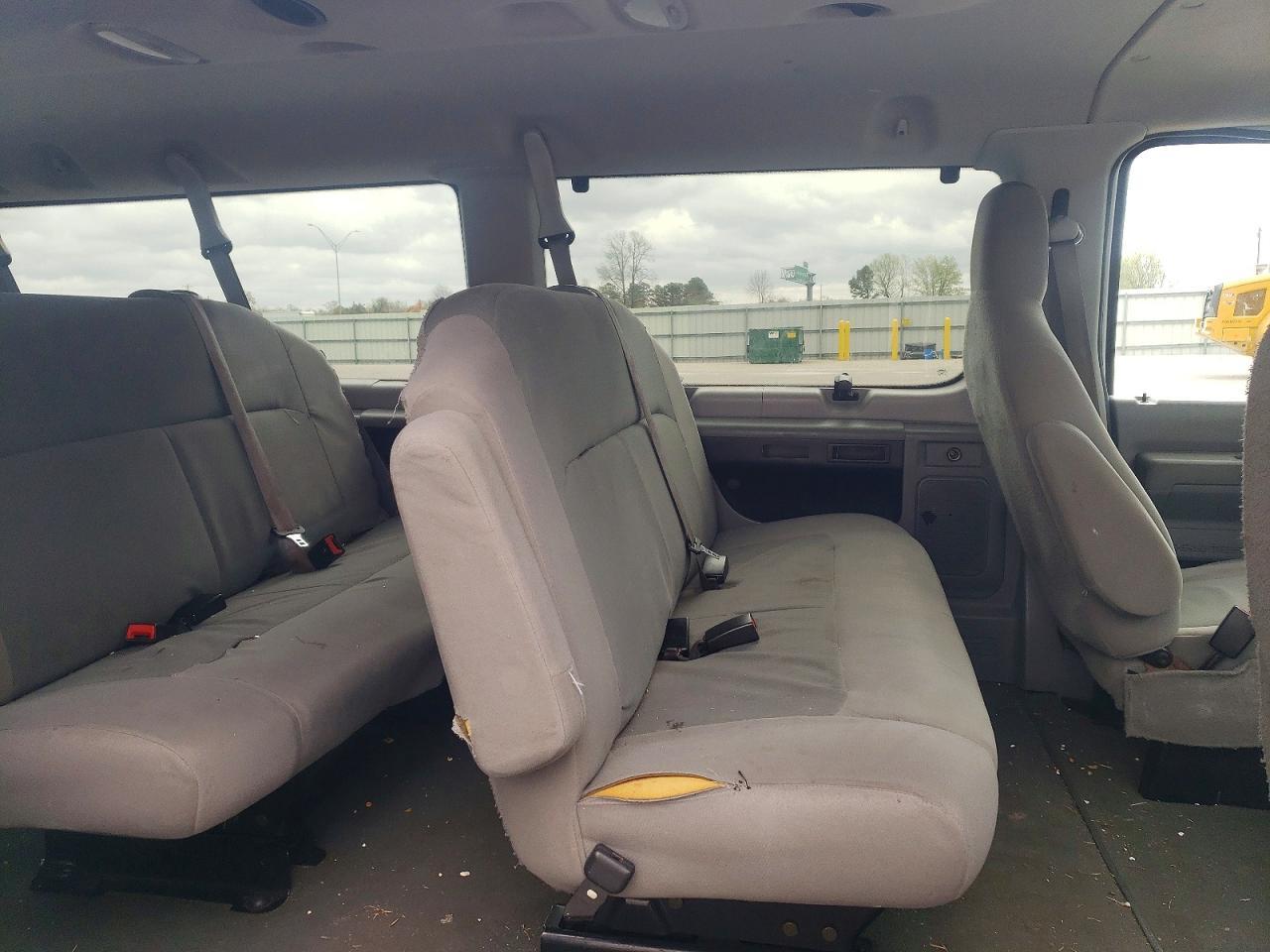 2010 Ford Econoline E350 Super Duty Wagon