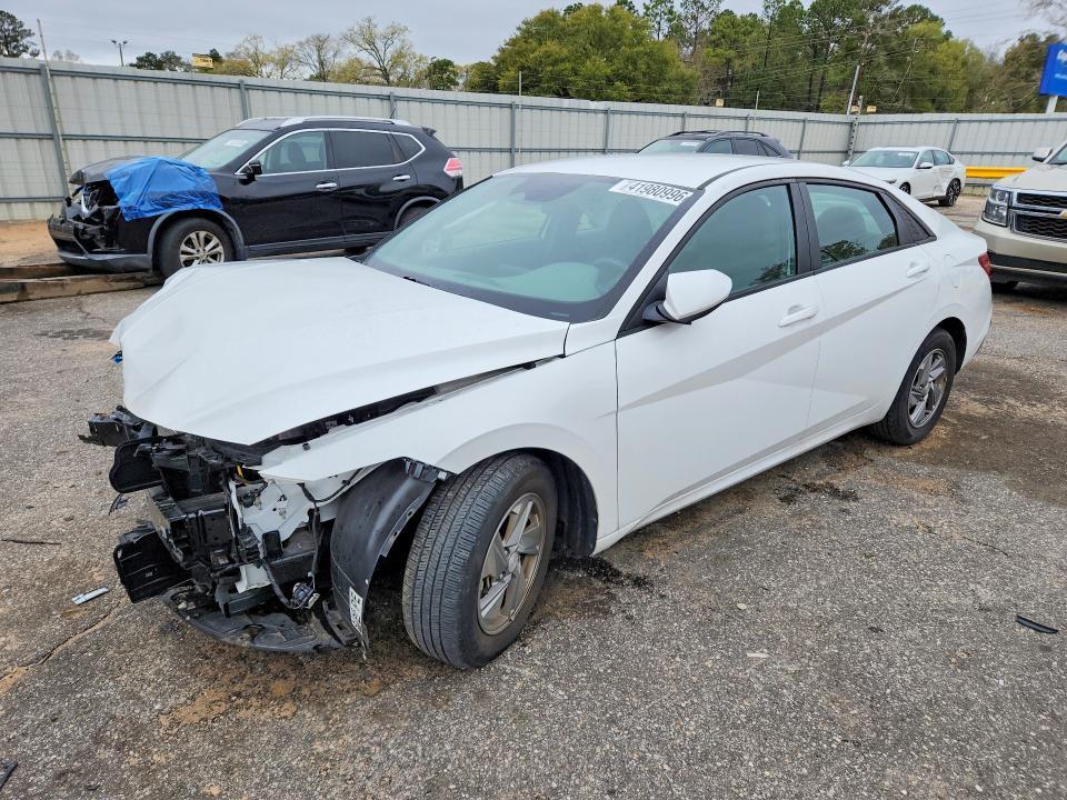 2024 Hyundai Elantra se