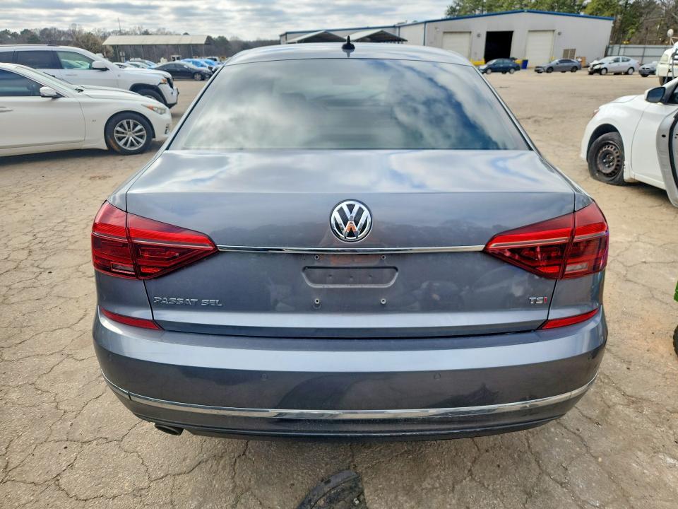 2017 Volkswagen Passat sel Premium