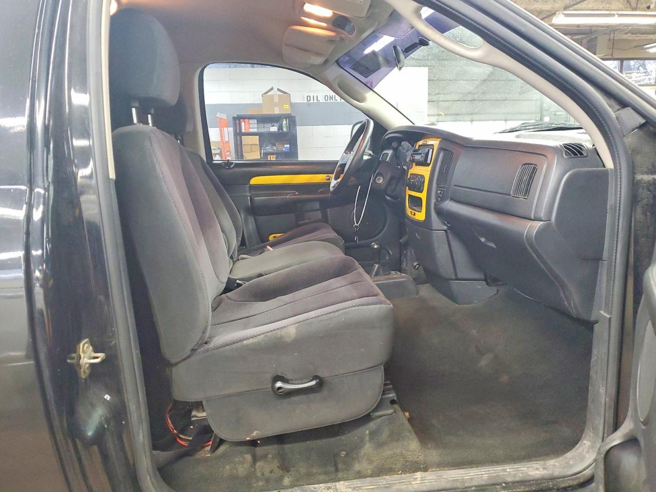2005 Dodge RAM 1500 ST