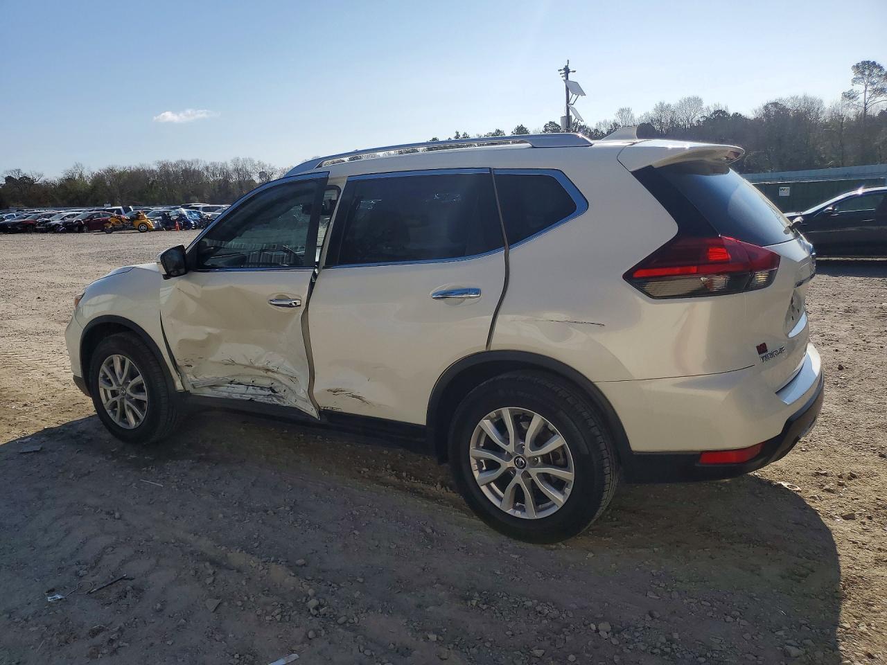 2017 Nissan Rogue sv