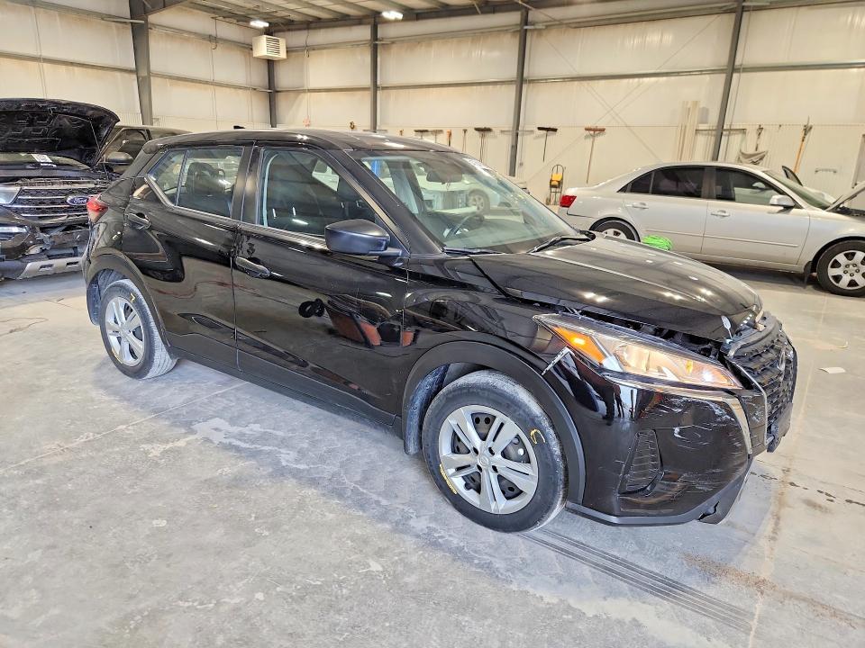 2023 Nissan Kicks s