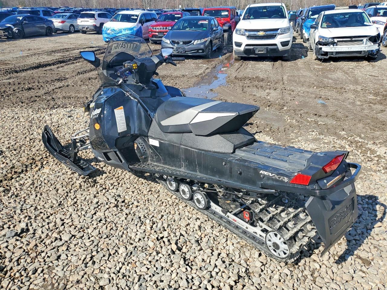 2014 Skidoo Snowmobile