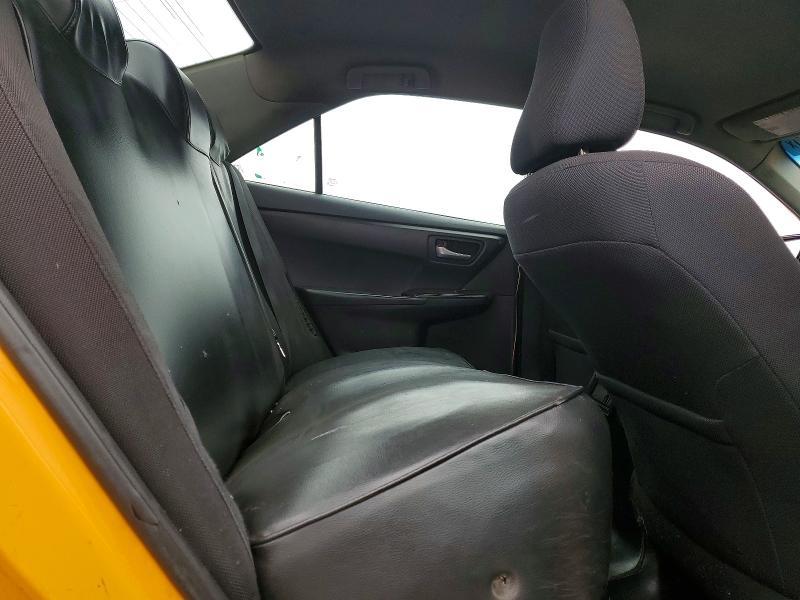 2015 Toyota Camry Hybrid le