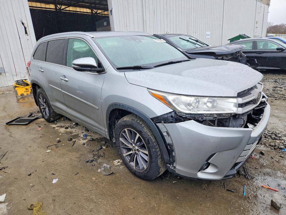 2017 Toyota Highlander xle