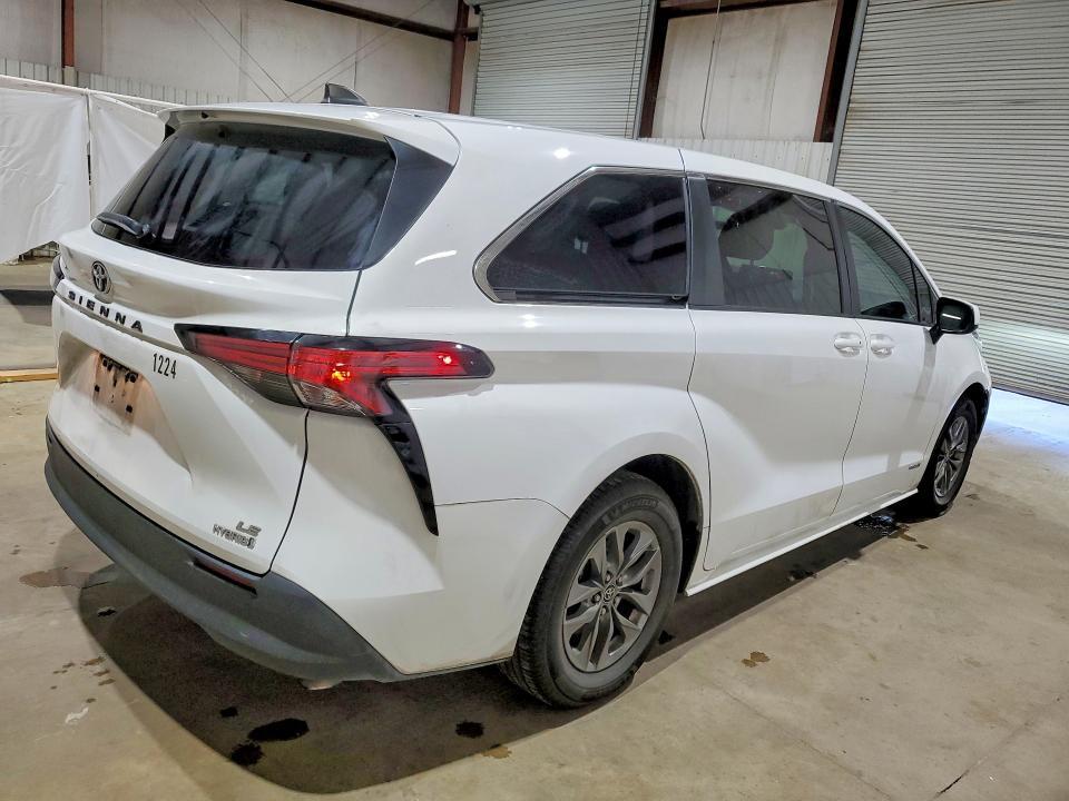 2021 Toyota Sienna le 8-passenger