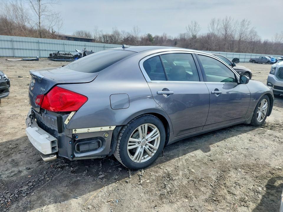 2015 Infiniti Q40 Base
