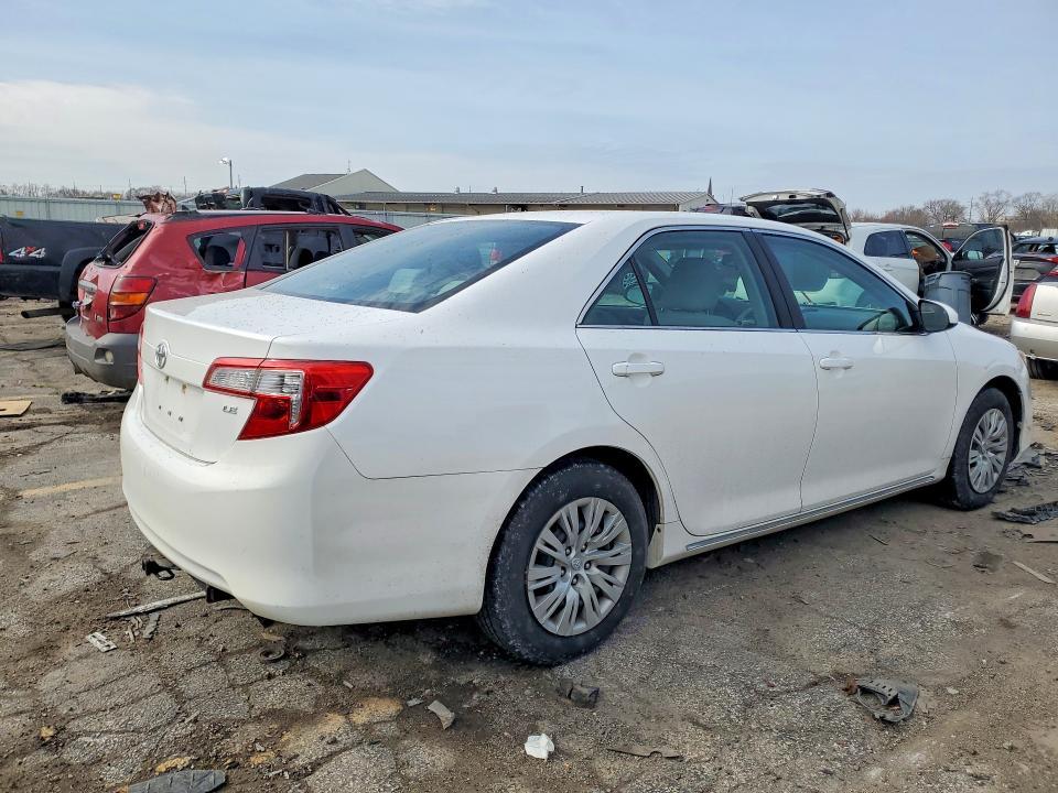 2014 Toyota Camry le