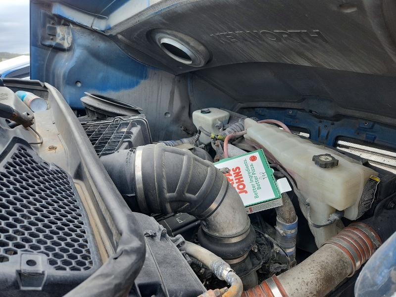 2015 Kenworth T680 Semi Truck