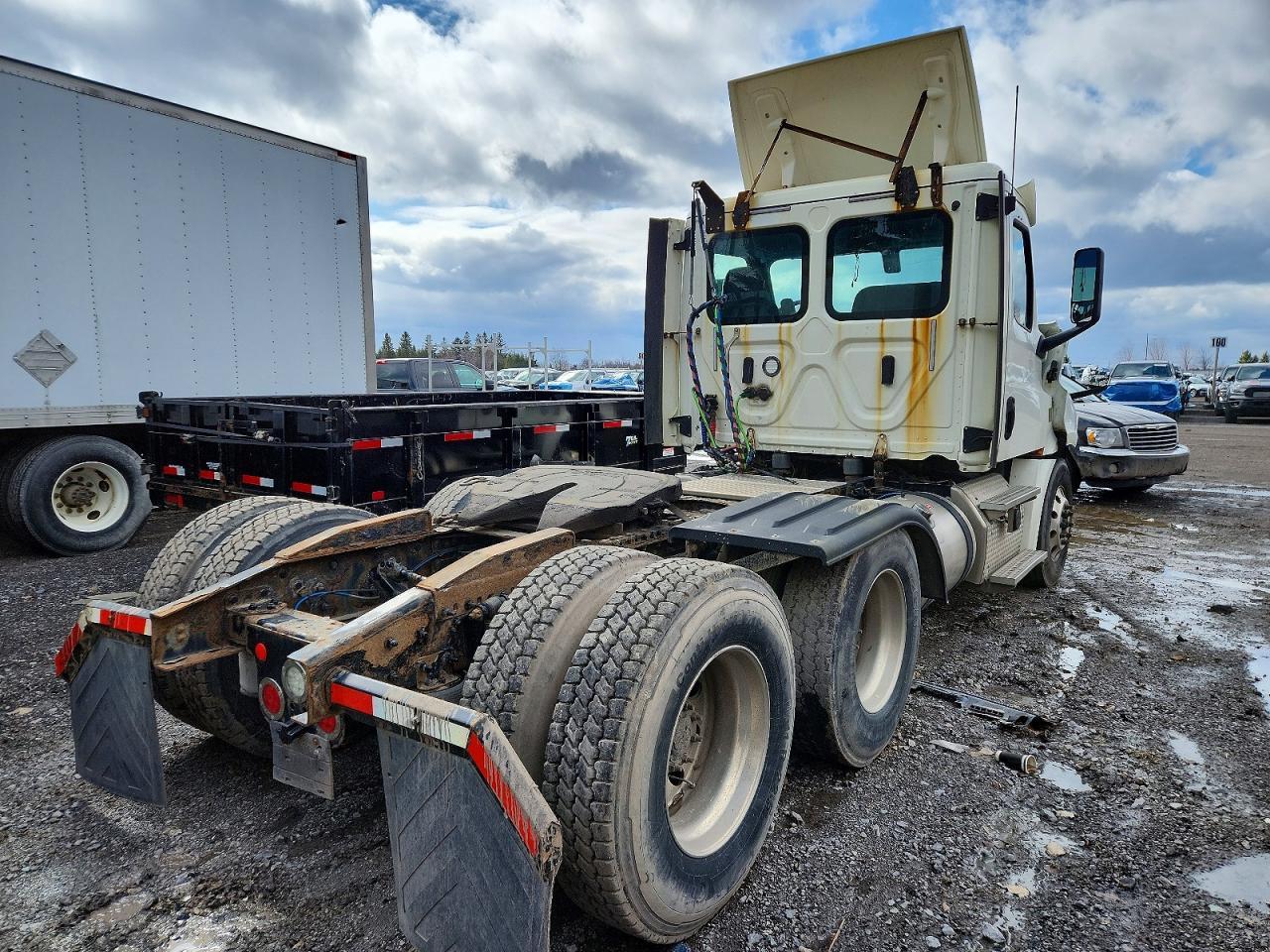 2018 Freightliner Cascadia 1-Semi Truck