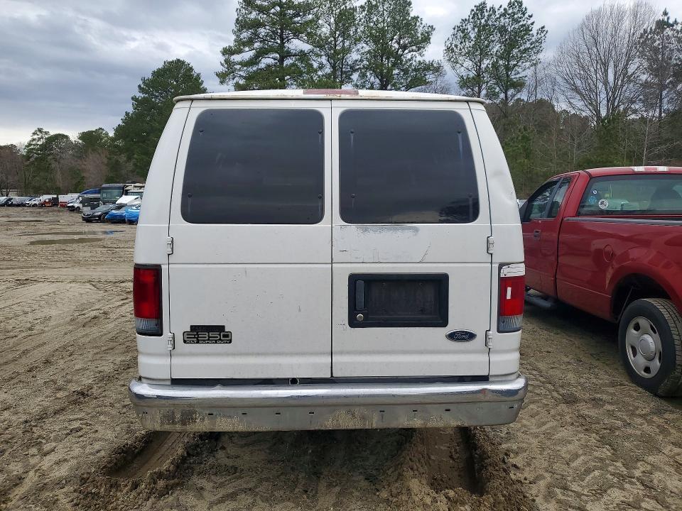 2000 Ford Econoline E350 Super Duty Wagon