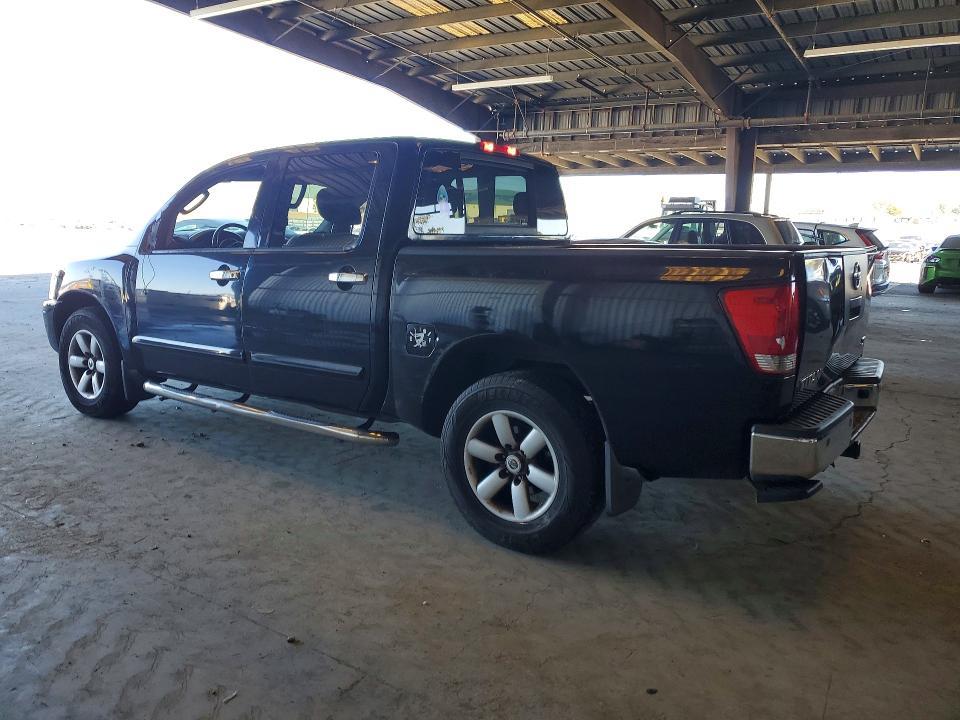 2011 Nissan Titan SV