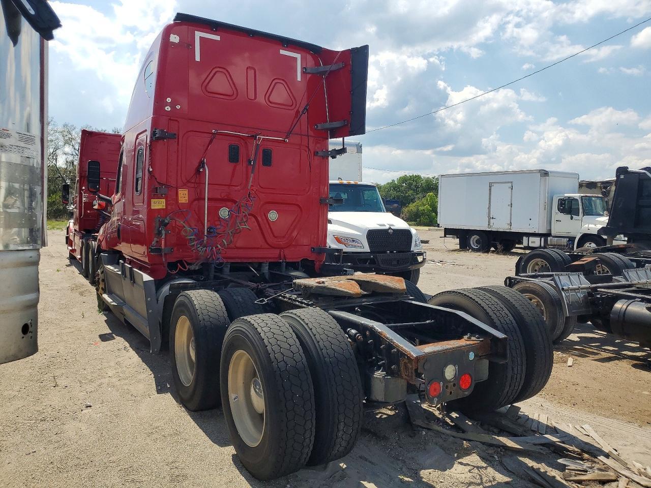 2019 Freigliner 2019 Freightliner Cascadia 126 Semi Truck