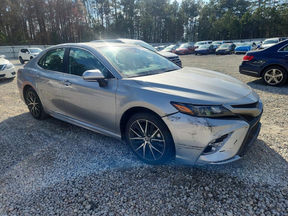 2024 Toyota Camry se