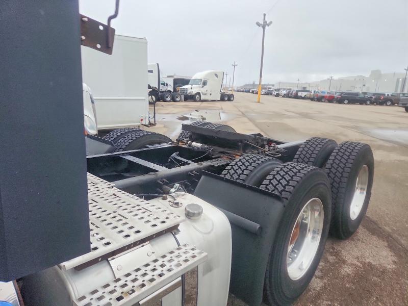 2020 Volvo VNR Semi Truck
