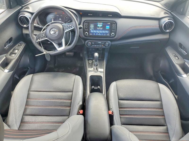 2021 Nissan Kicks sr