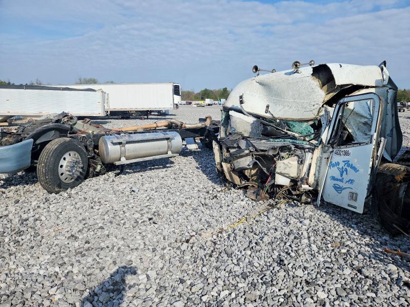 2005 Freightliner Columbia 120 Semi Truck