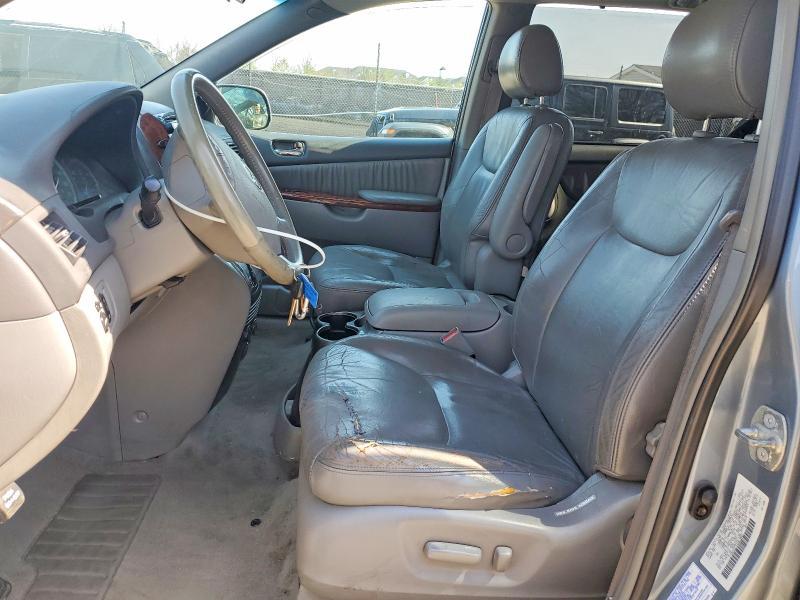2004 Toyota Sienna xle 7 Passenger