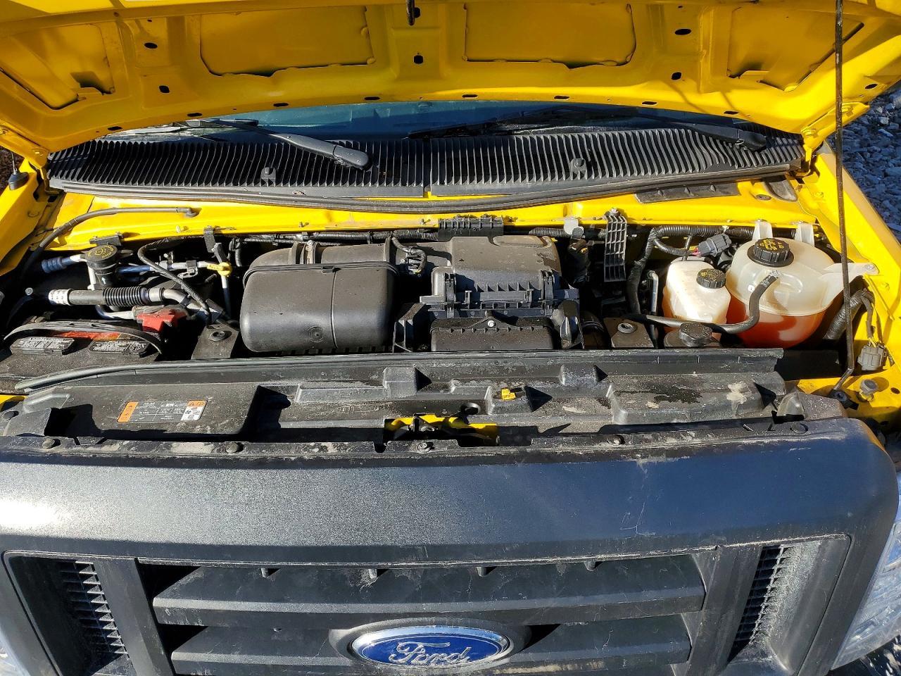 2022 Ford E350 BOX Truck