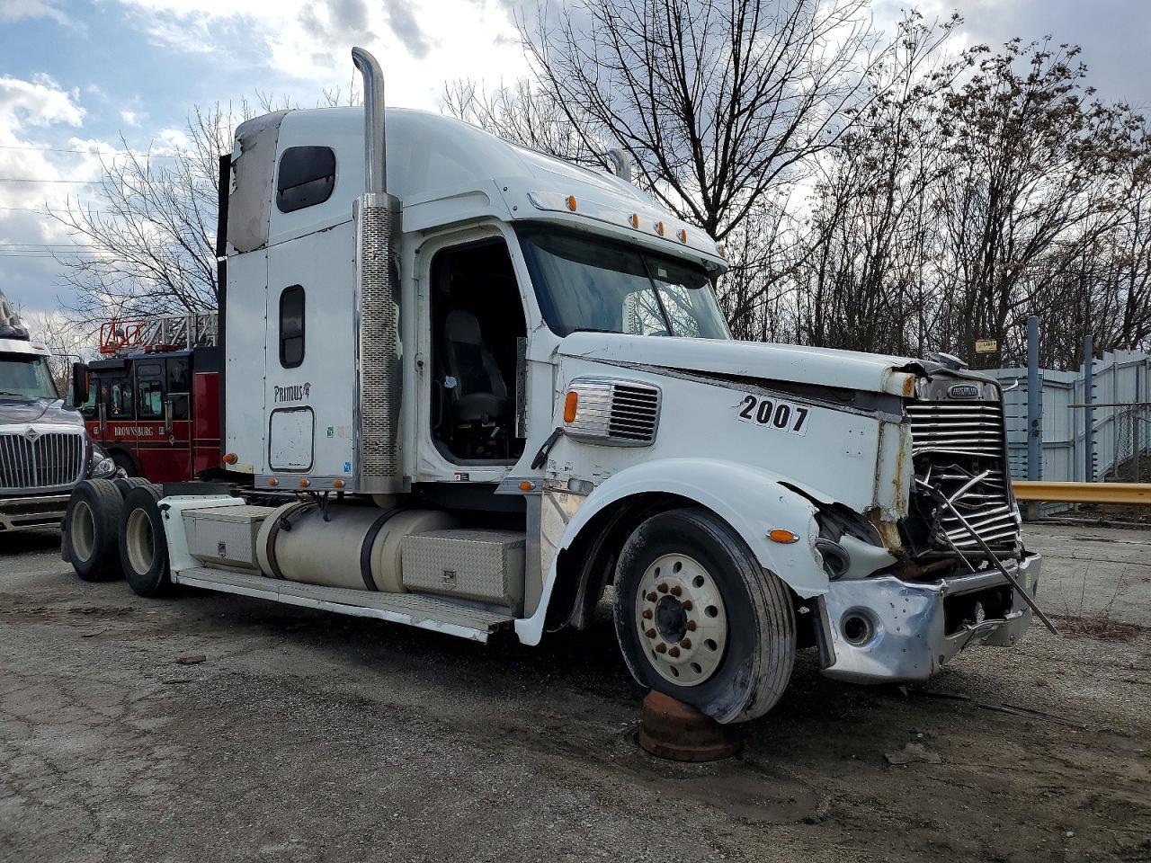 2014 Freigliner 2014 Freightliner Coronado Semi Truck