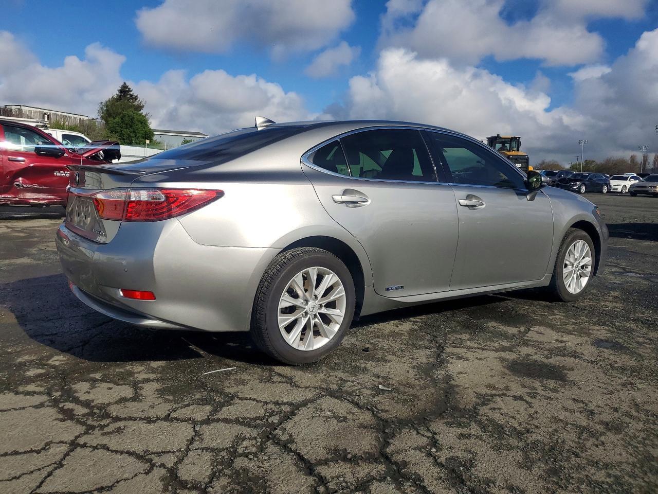 2015 Lexus Es 300h Base