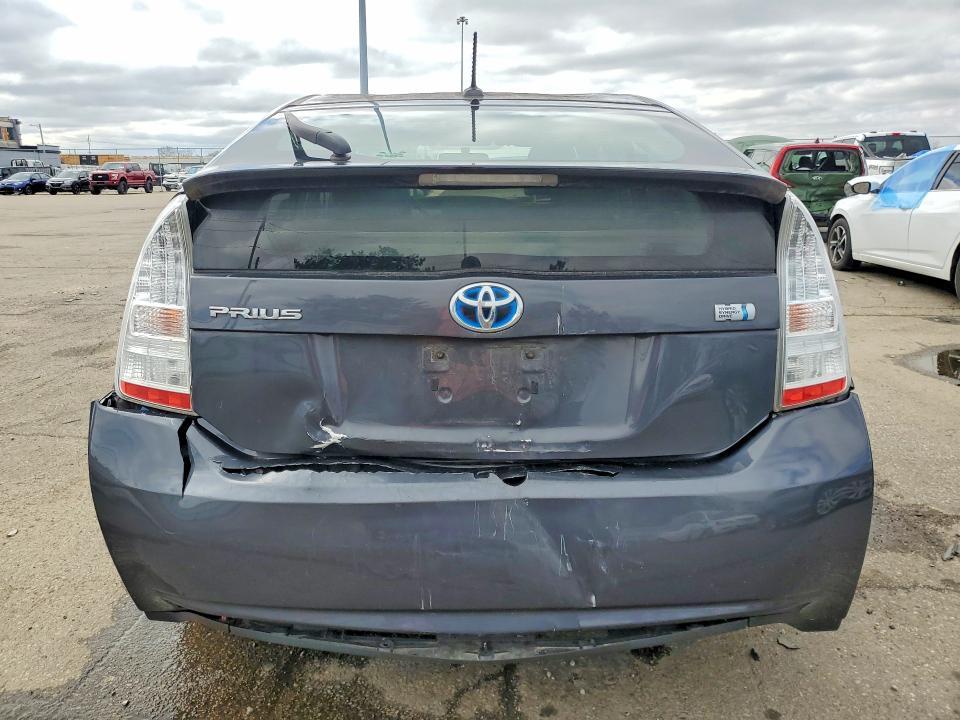 2010 Toyota Prius iii