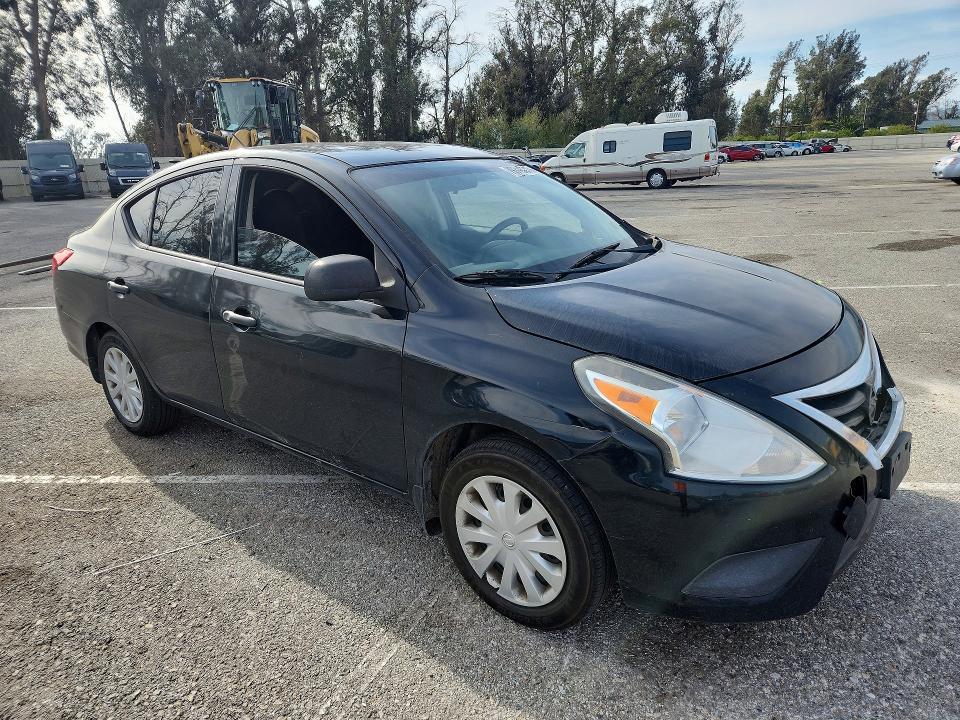2015 Nissan Versa 1.6 s