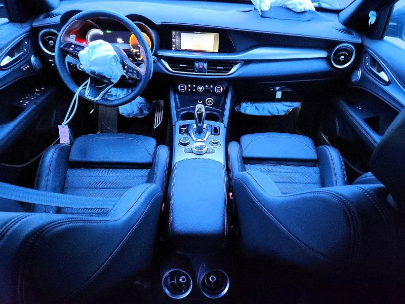 2025 Alfa Romeo Stelvio Base