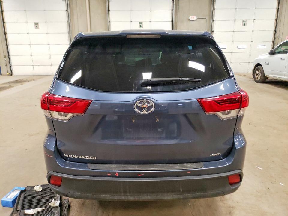 2018 Toyota Highlander le