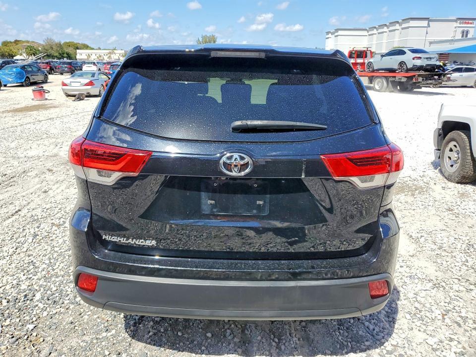 2019 Toyota Highlander le