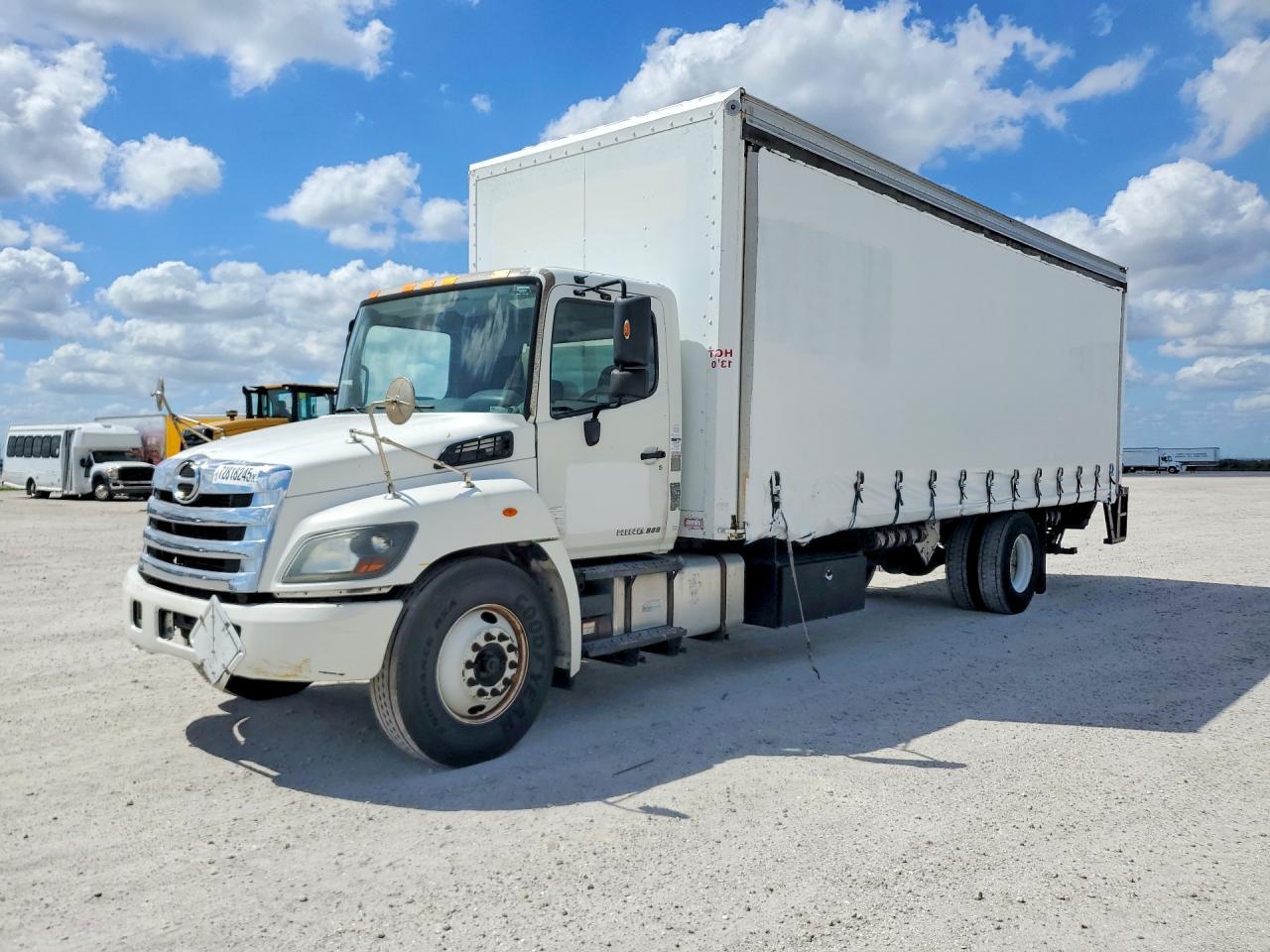 2015 Hino 258 268