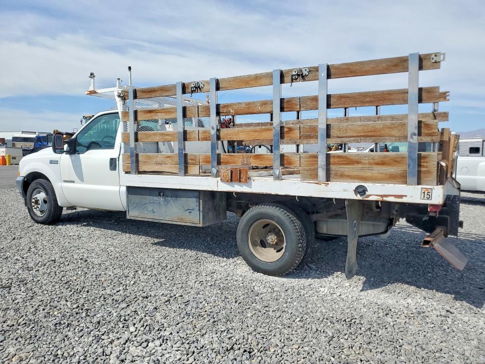 2002 Ford F350 Super Duty Flatbed Truck
