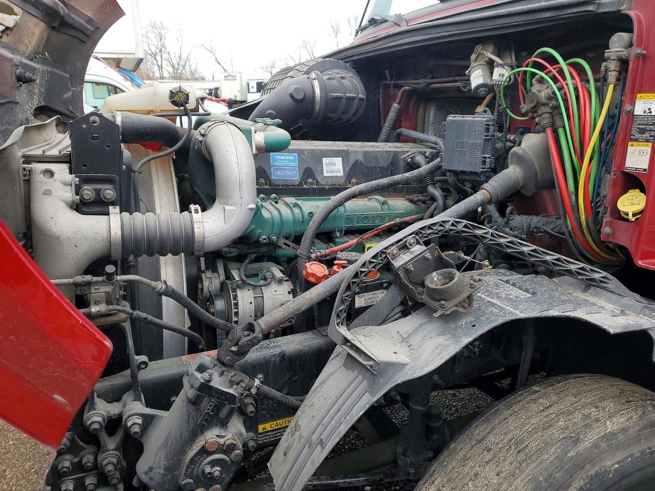 2013 Volv O VNL Semi Truck