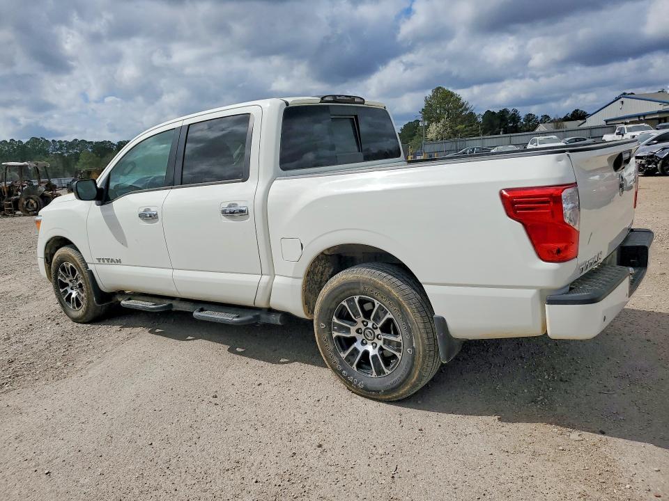 2021 Nissan Titan sv