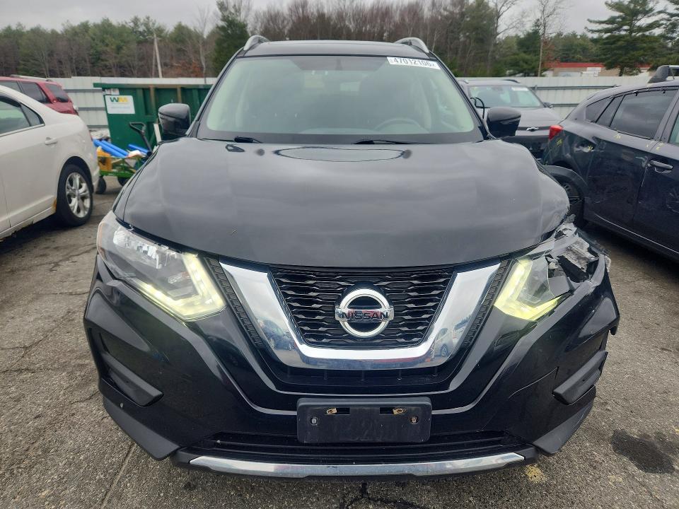 2017 Nissan Rogue sv